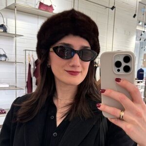 Meet your Posher, Alison